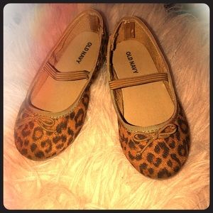 Toddler flat shoes